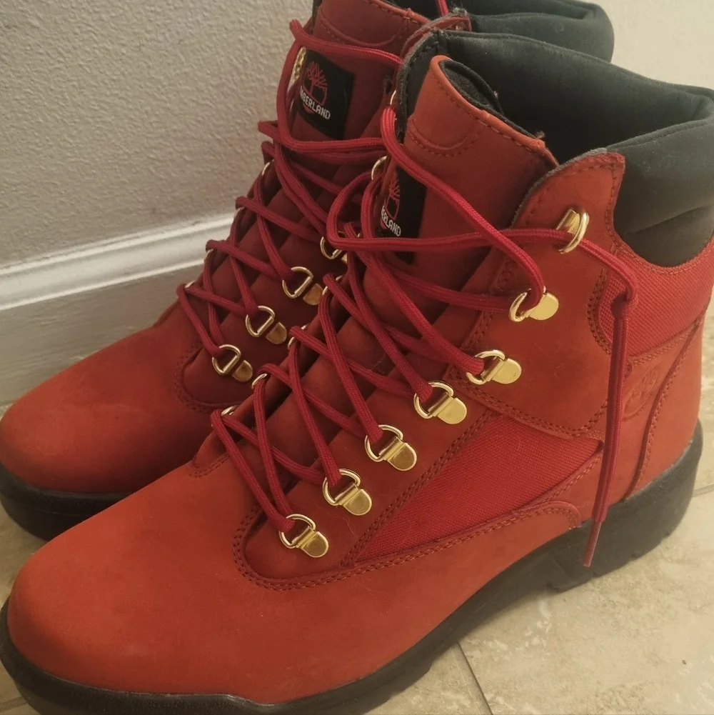 Timberland Red Suede Men's Lace-Up Boots with Gold Hardware - Picture 2 of 8